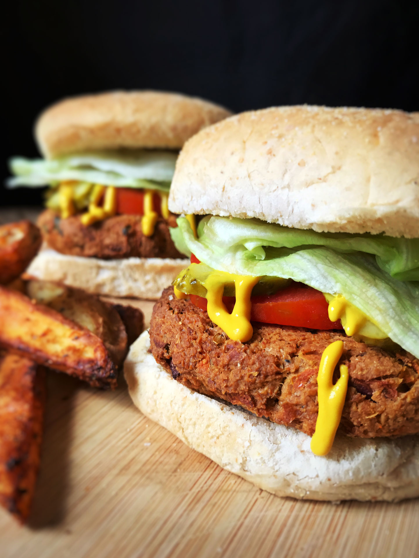 Falafel hummus burger