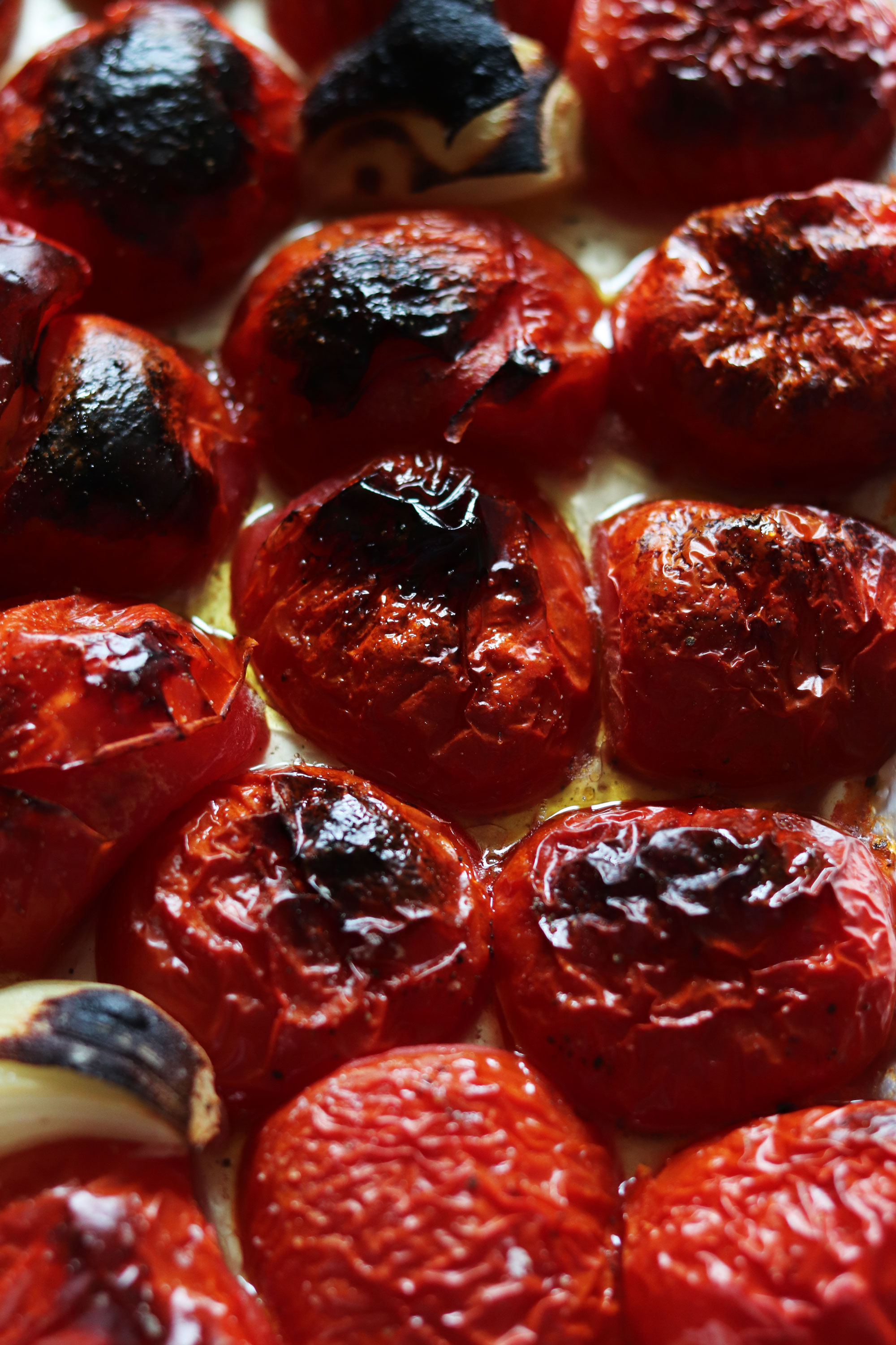 Roasted red pepper and tomatoes soup