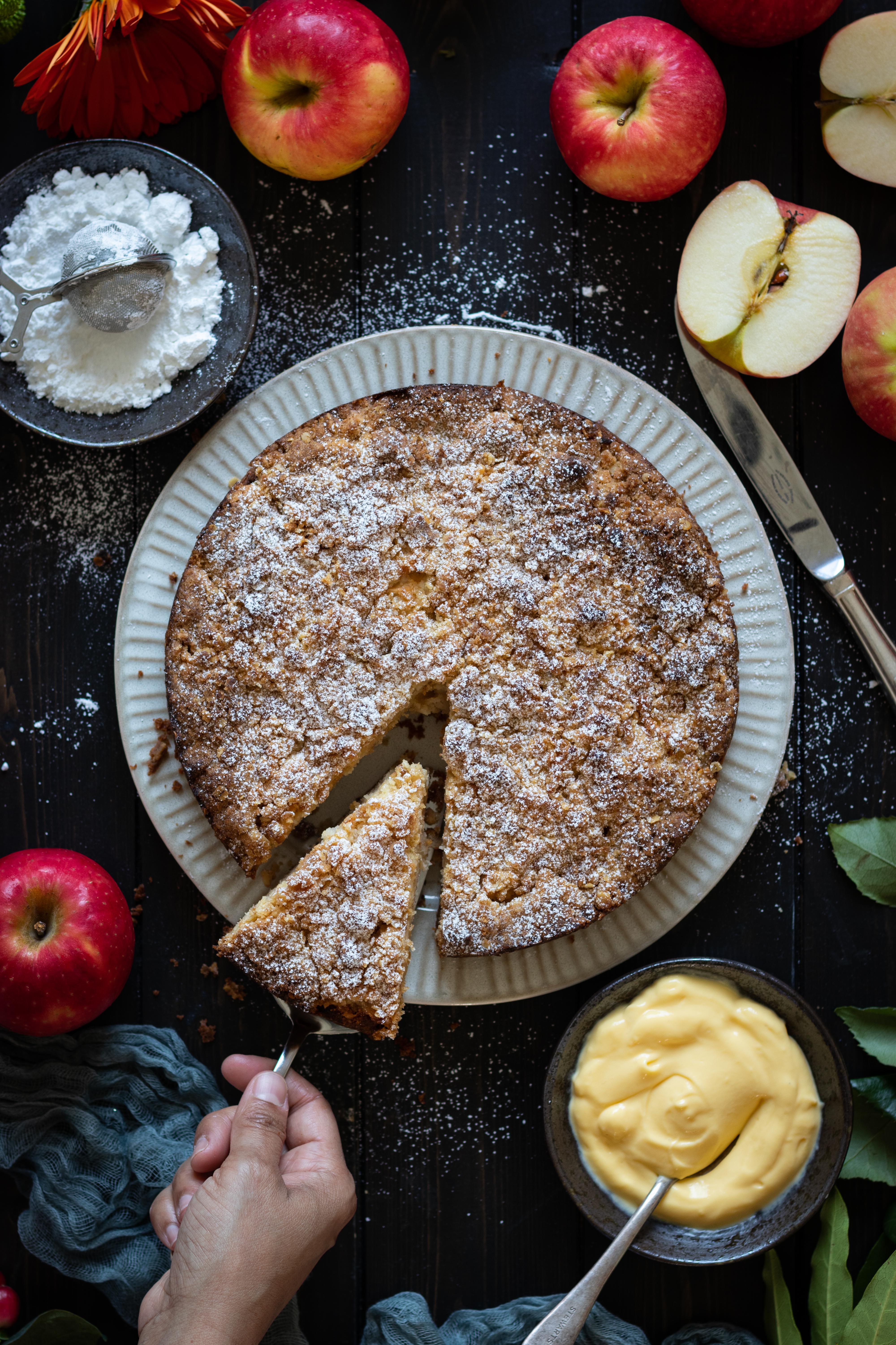 Apple crumble cake with whiskey custard 