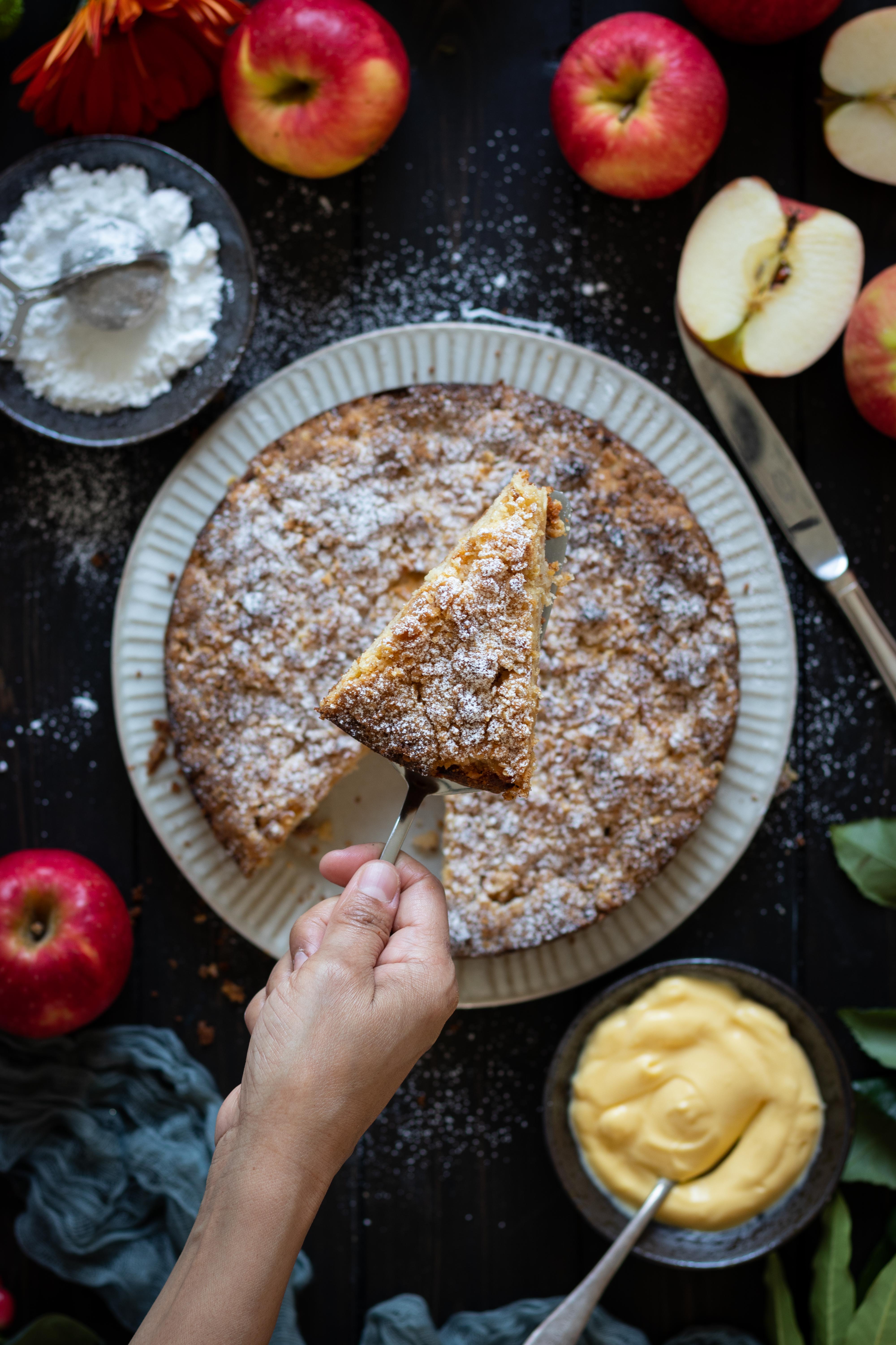 Apple crumble cake with whiskey custard 