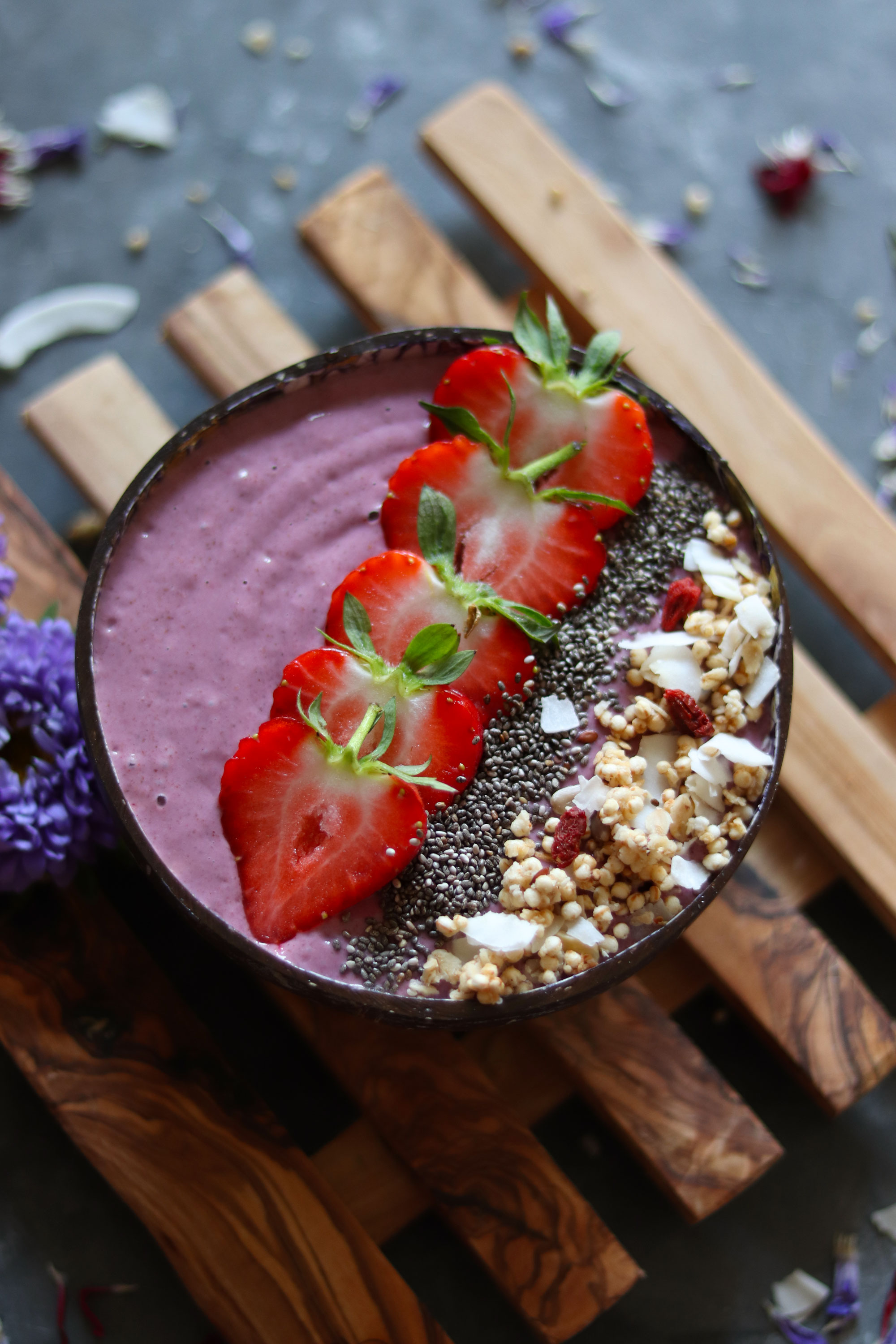 Very berry strawberry smoothie bowl