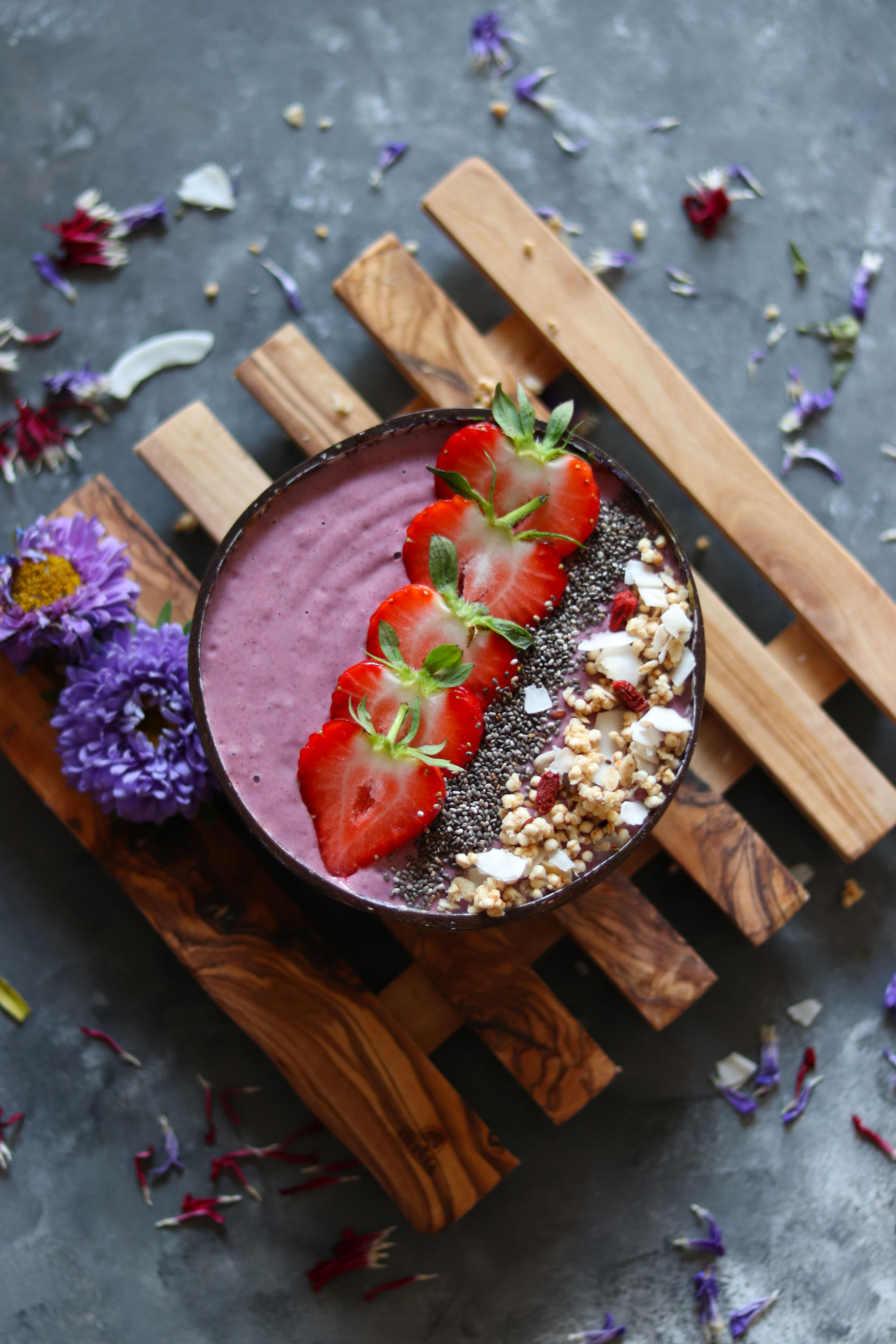 Very berry strawberry smoothie bowl