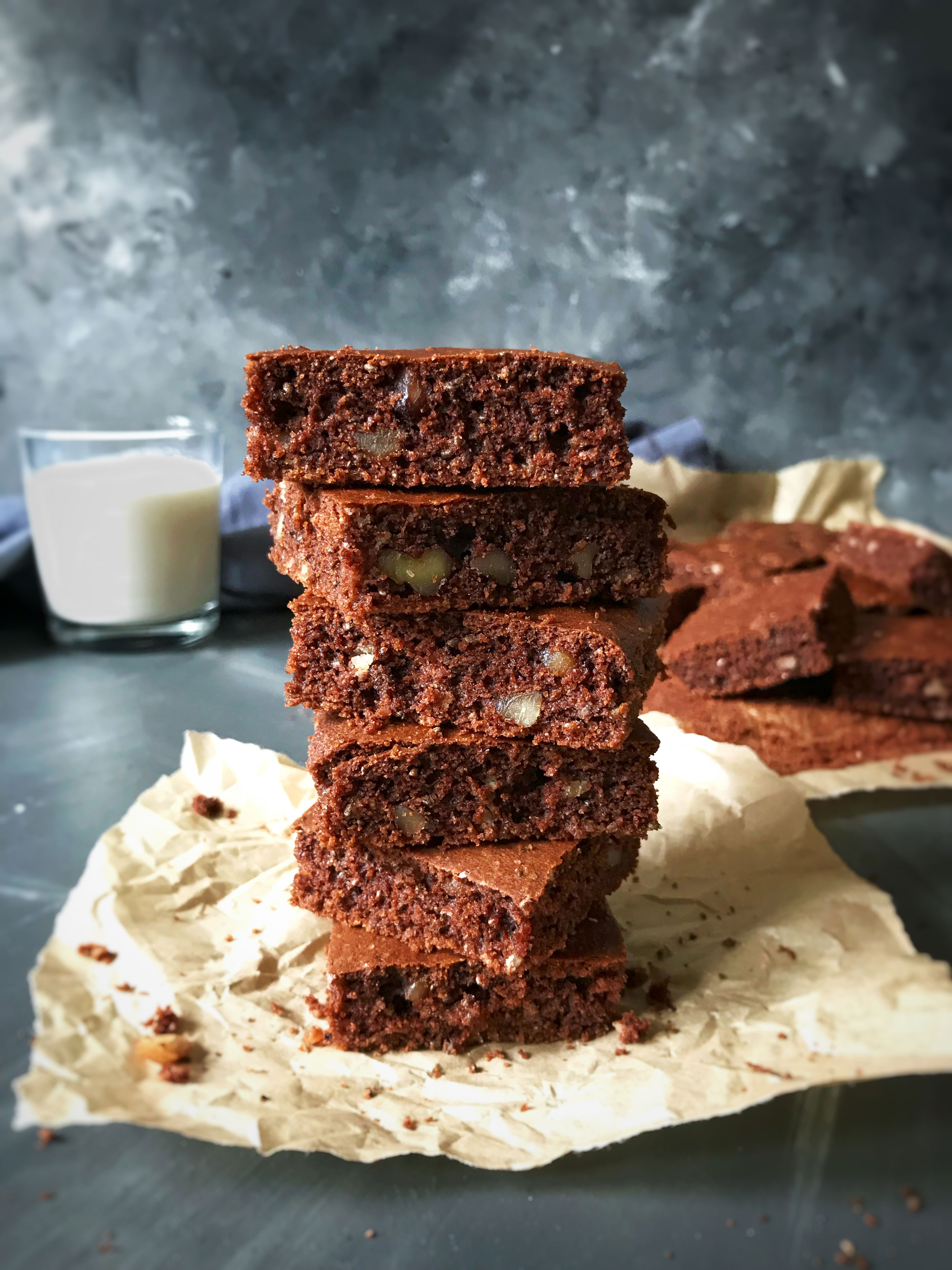 Almond flour and cornmeal chocolate brownies 