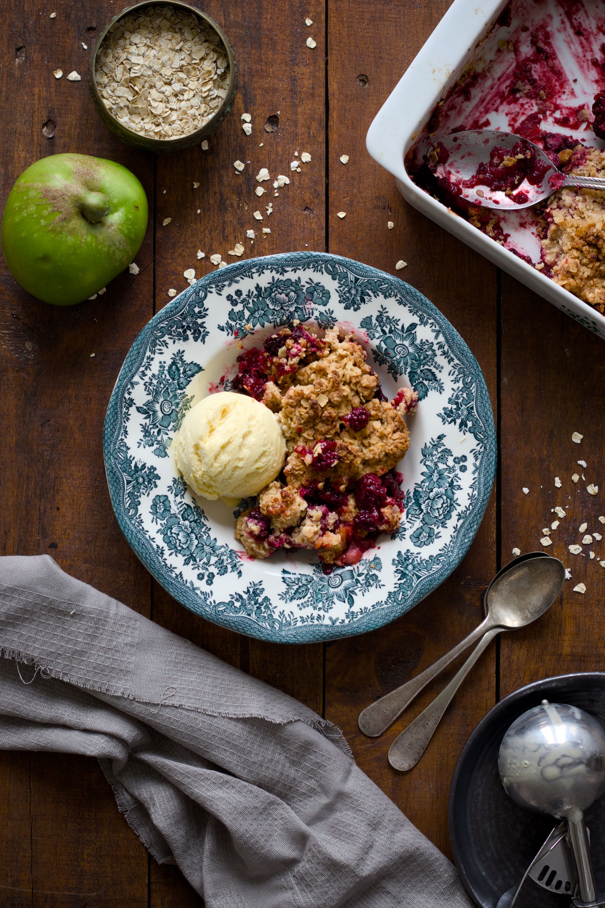wild blackberries and apple crumble