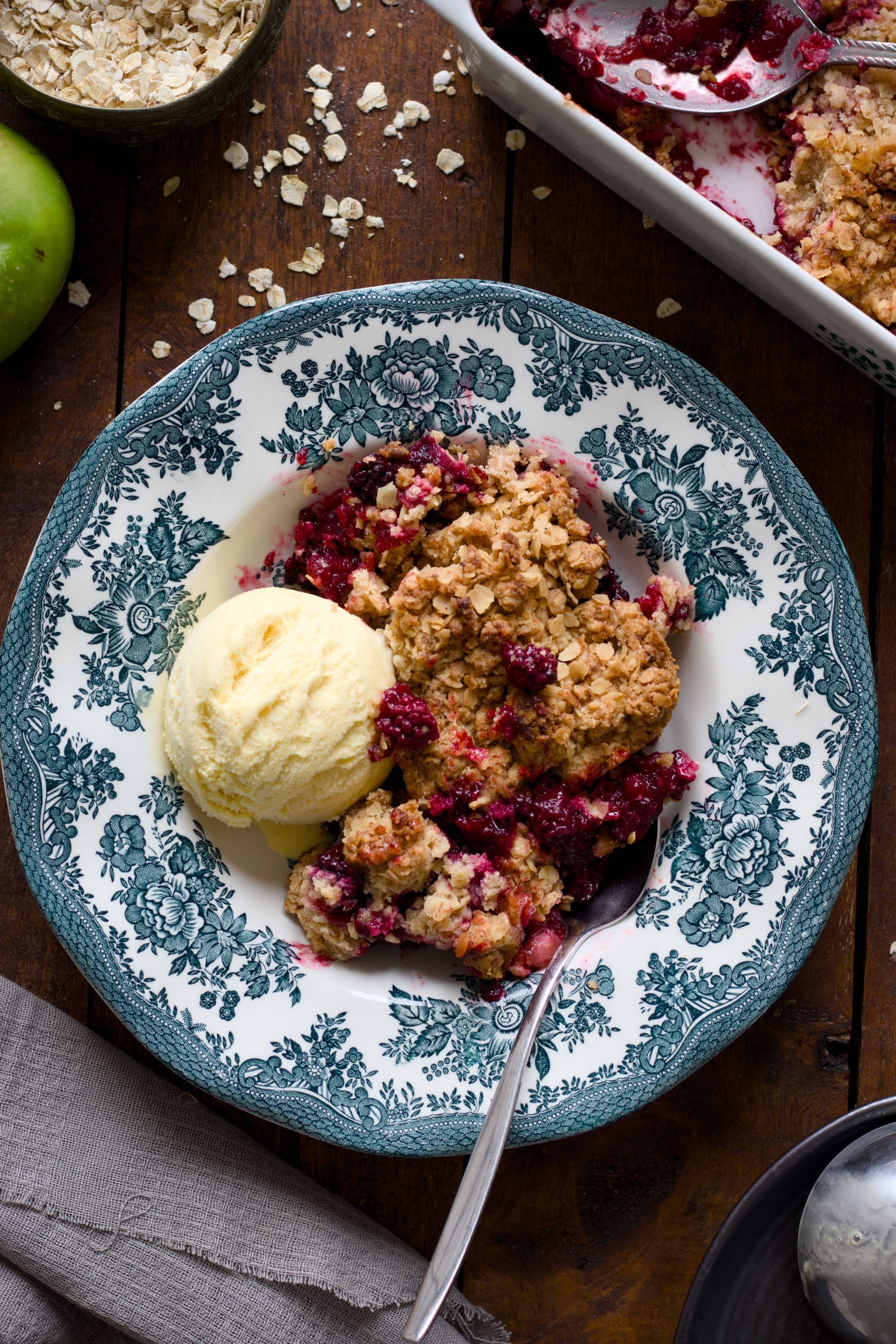 wild blackberries and apple crumble