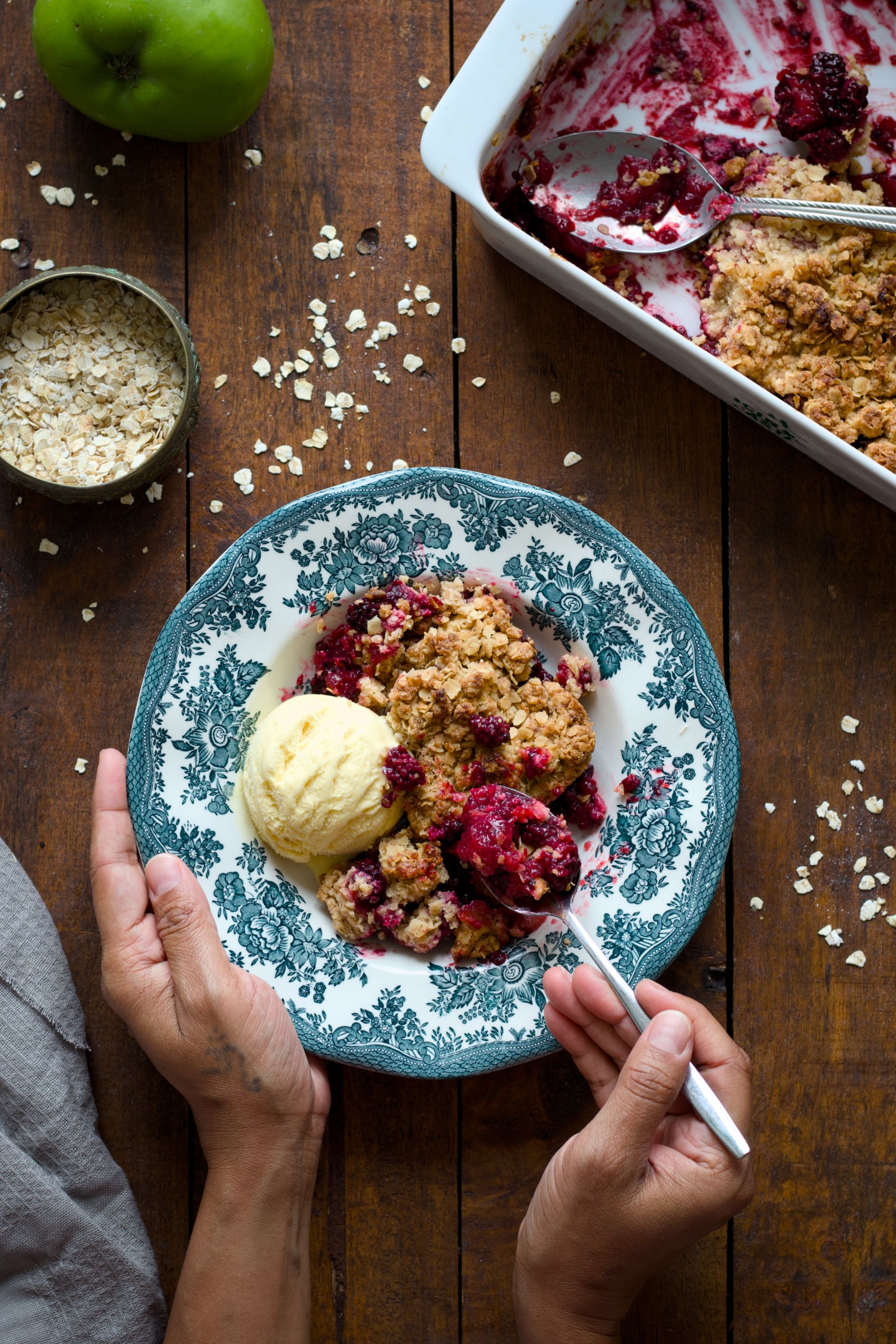 wild blackberries and apple crumble
