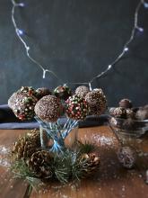 Festive chia no bake cake pops (Vegan) | Soulful And Healthy