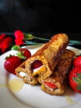 French toast rolls filled with cream cheese and strawberries | Soulful And Healthy