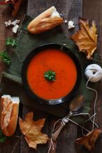 Roasted red peppers and vine tomatoes soup | Soulful And Healthy