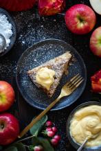 Apple Crumble cake with whiskey custard | Soulful And Healthy